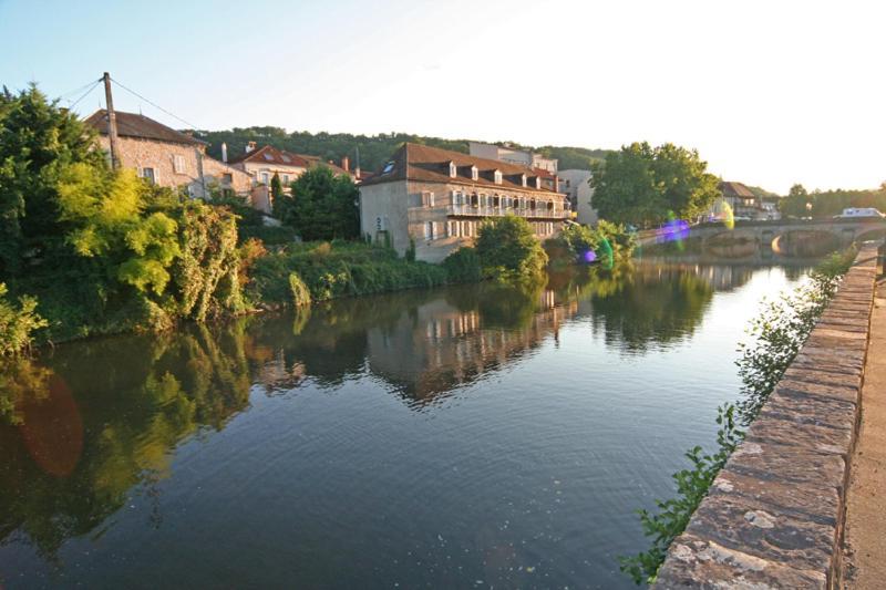 Superbe studio entièrement refait a neuf Figeac Extérieur photo